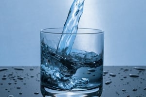 Manténgase hidratado con un suavizador de agua